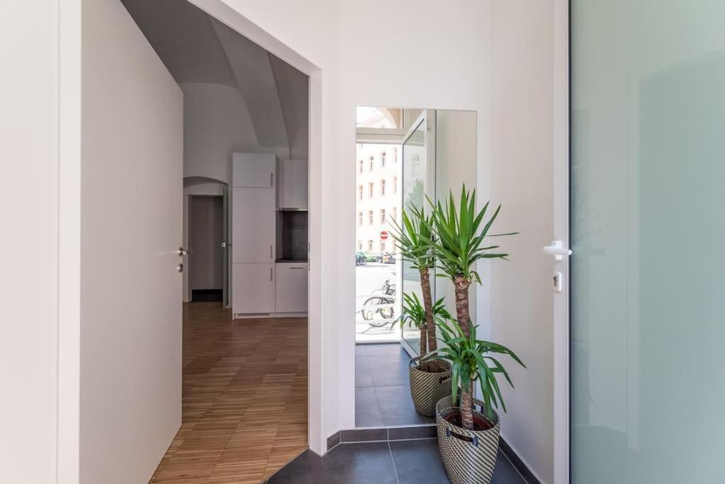 Spacious 2Br Near Attractions By Hm Viena Exterior foto